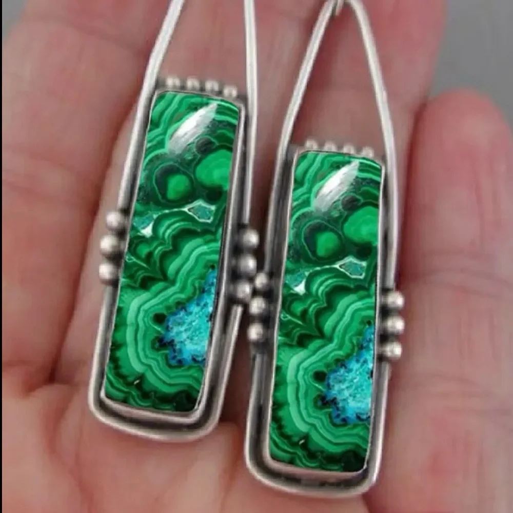 Green Dangle Earrings Silver Tone Drop Lightweight Statement Gift - Picture 4 of 6